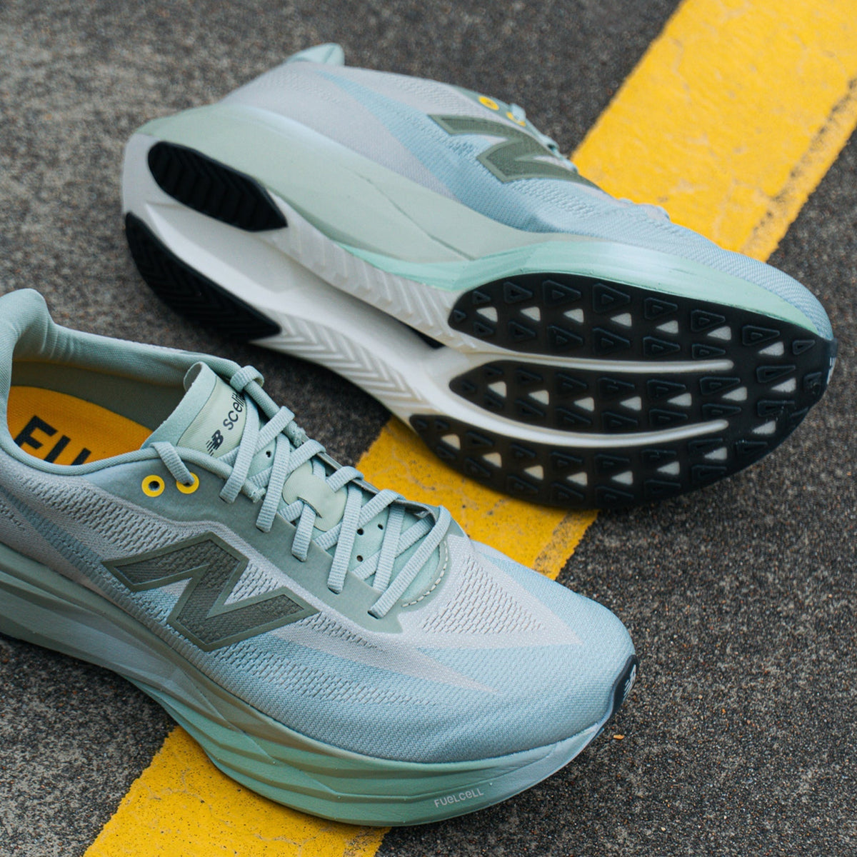 Mens New Balance FuelCell SuperComp Elite v5